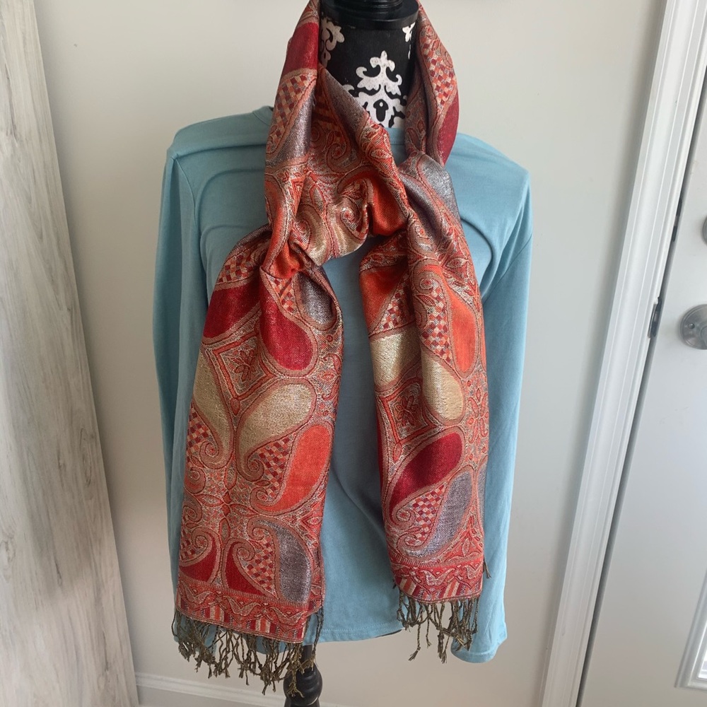 🧣😍Warm up with your scarf or wrap amazing detail
